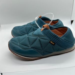 Teva Reember water repellent cozy and comfy slipper sneaker